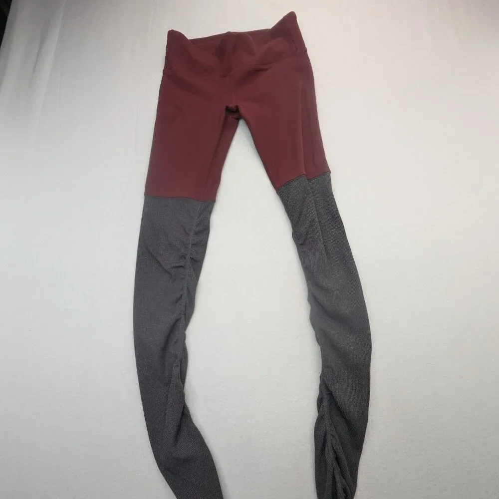 ALO Yoga Goddess Legging Size Small Burgundy Color